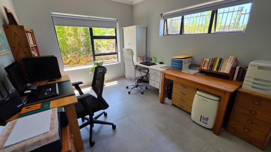 3 Bedroom Property for Sale in Blue Ridge Western Cape